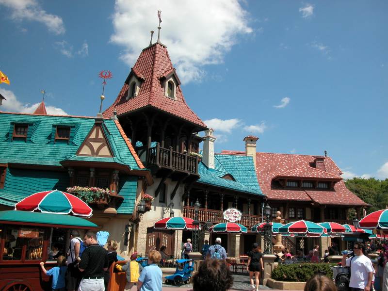 Pinocchio Village Haus