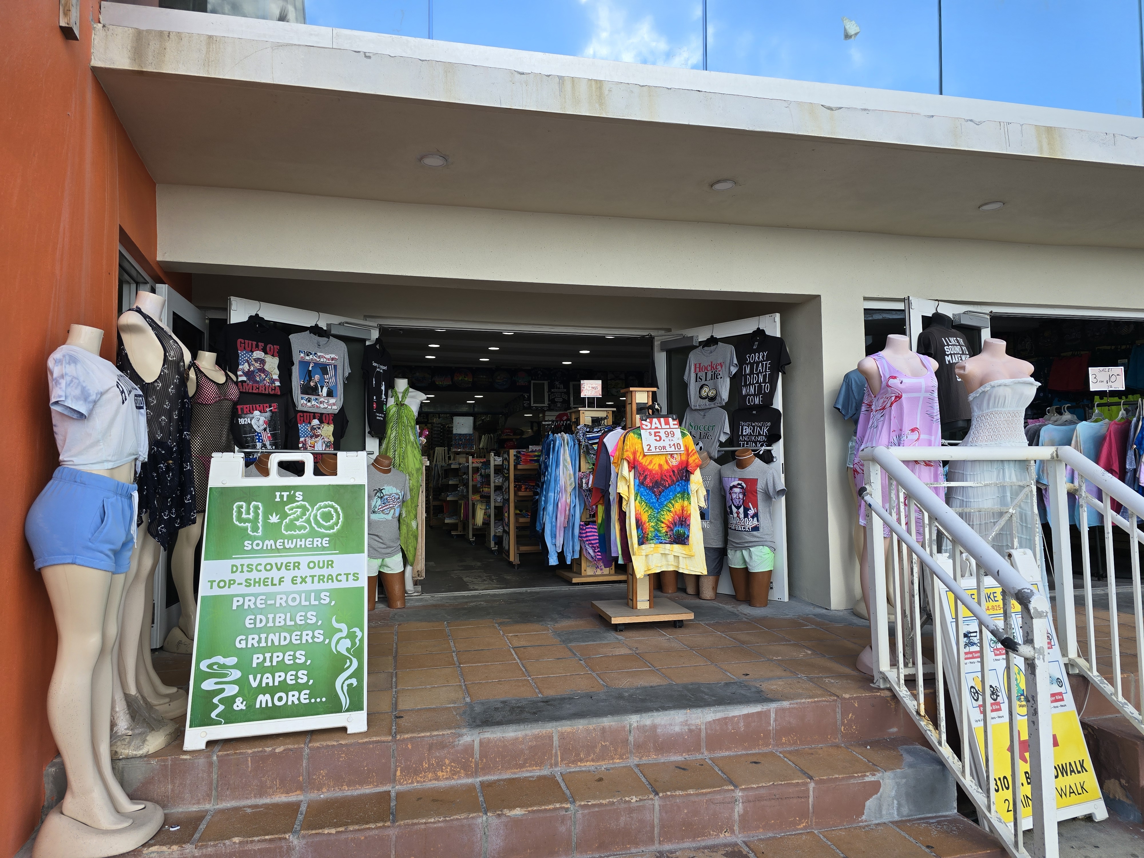Ocean Wave T-shirt shop